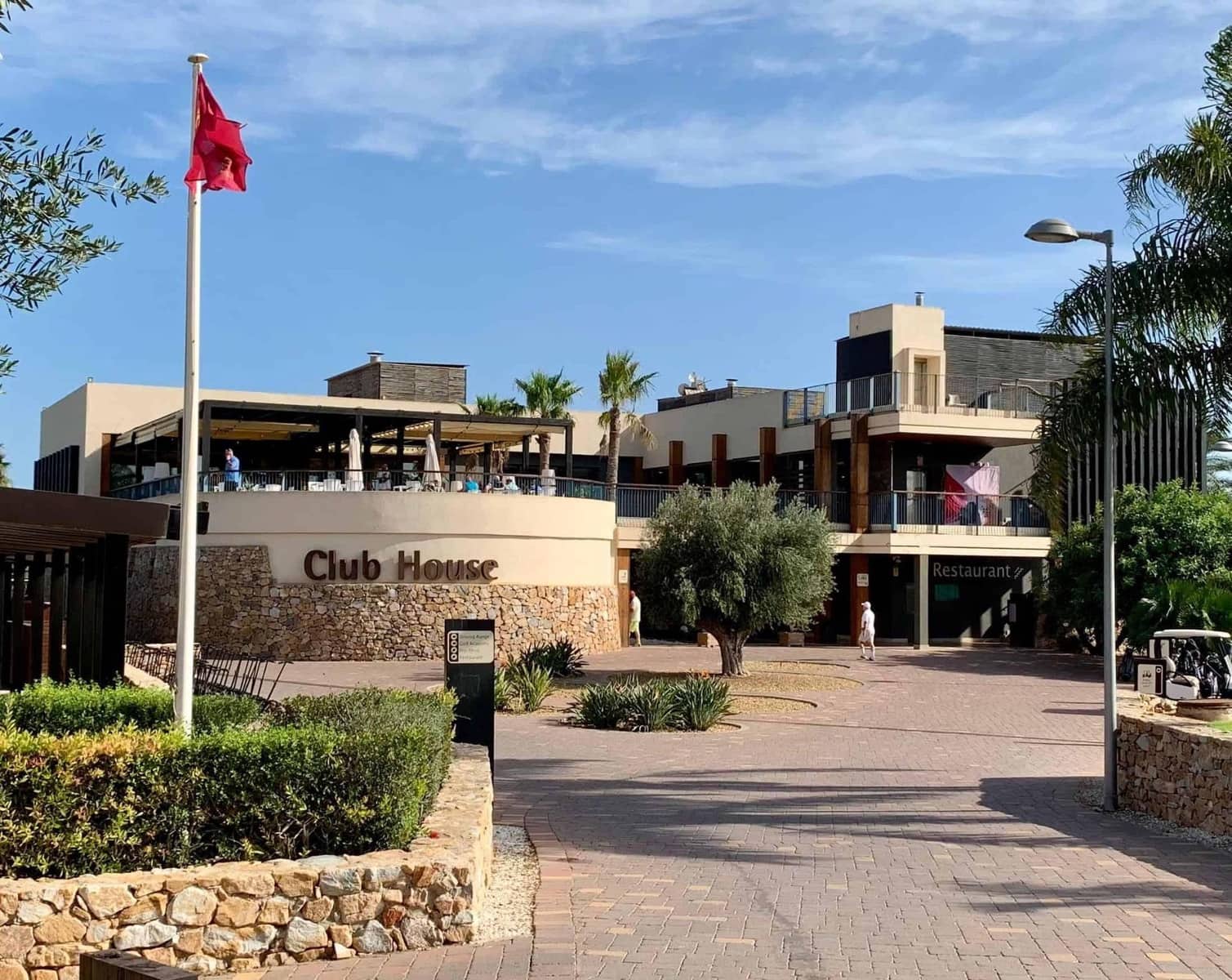 Apartamento de 2 habitaciones en Roda en venta con piscina garaje - 208.000 € (Ref: 10115805)
