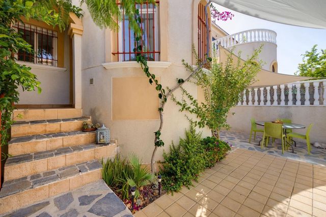 2 quarto Moradia para venda em Aguas Nuevas, Torrevieja com piscina - 175 900 € (Ref: 10120077)