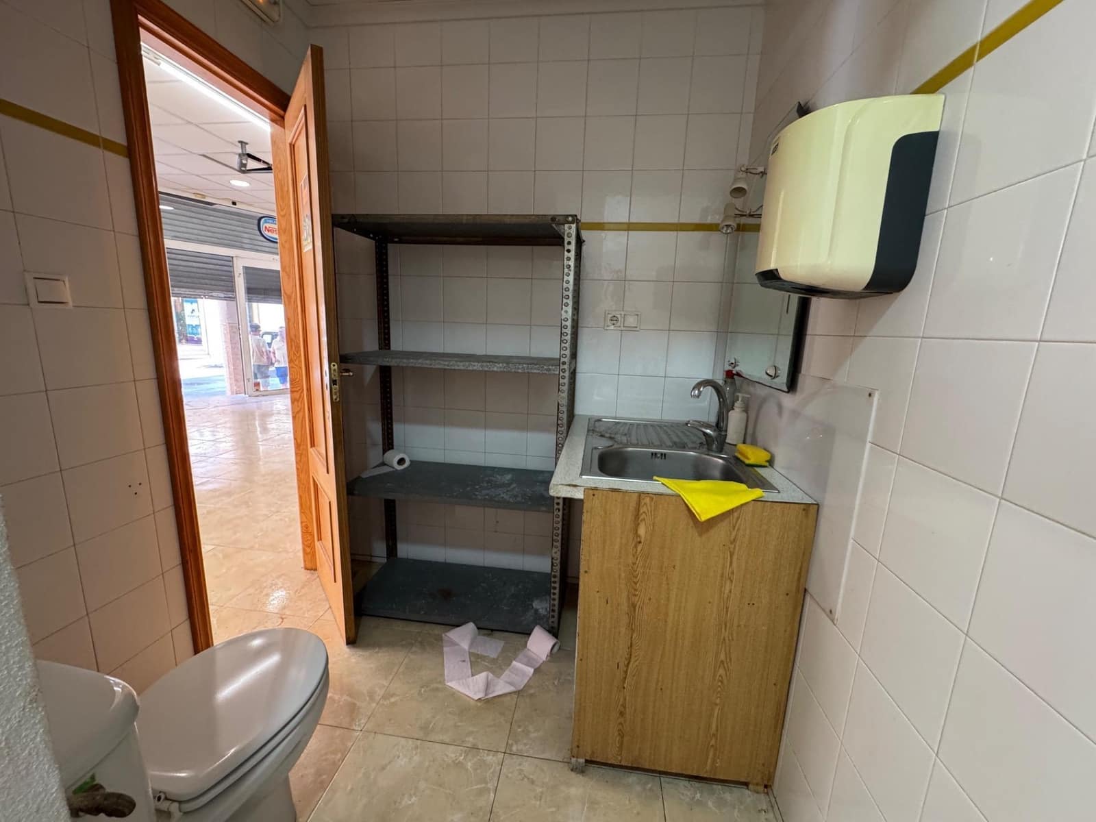 Empresa para venda em Torrevieja - 249 900 € (Ref: 10120088)