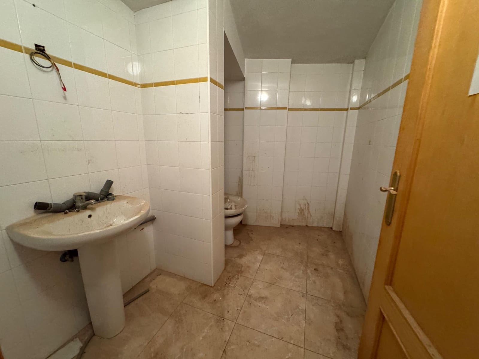 Empresa para venda em Torrevieja - 249 900 € (Ref: 10120088)