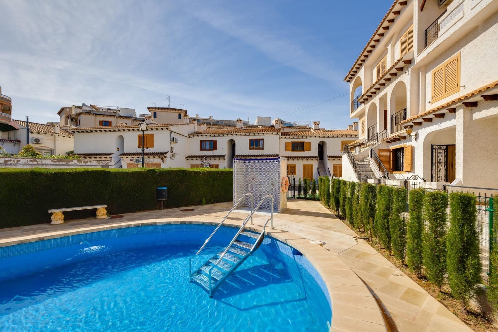 3 quarto Bungalow para venda em Torrevieja com piscina - 205 000 € (Ref: 10120103)