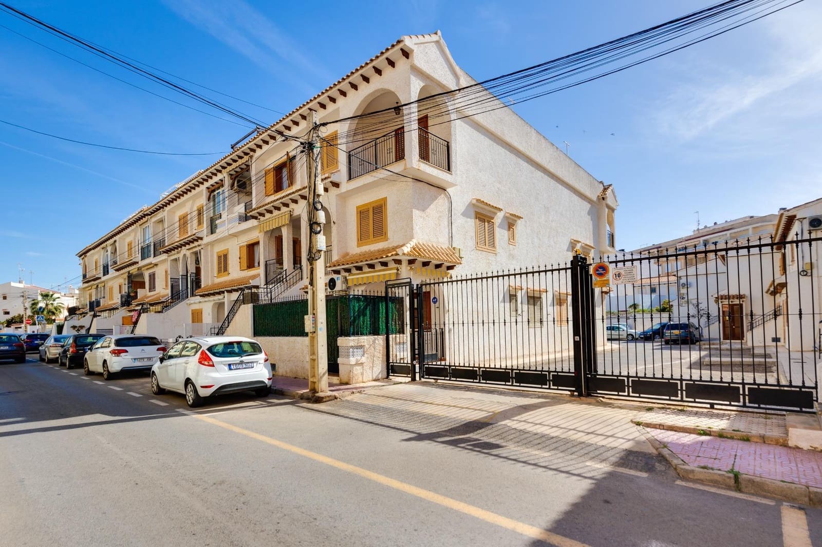 3 quarto Bungalow para venda em Torrevieja com piscina - 205 000 € (Ref: 10120103)