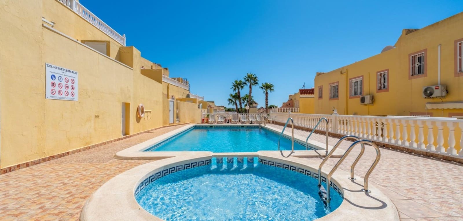 2 soveværelse Rækkehus til salg i Orihuela Costa med swimmingpool - € 229.800 (Ref: 10120108)