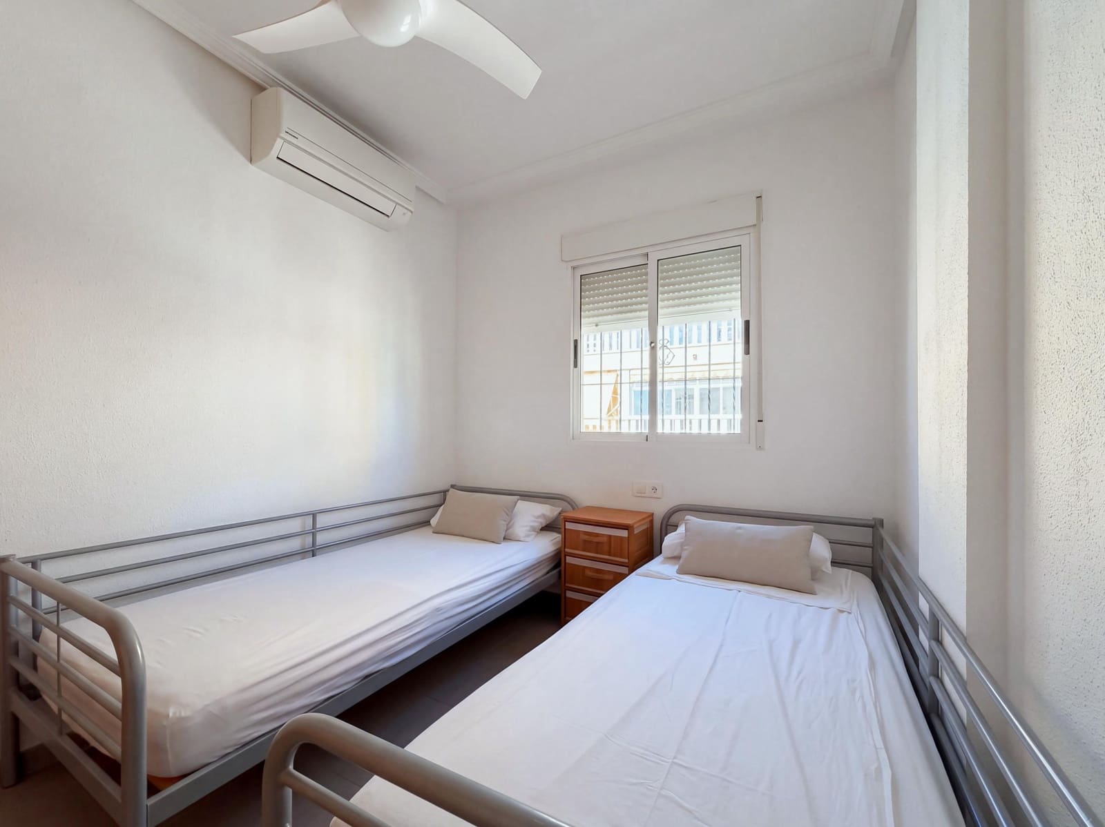 3 Zimmer Doppelhaus zu verkaufen in La Zenia mit Pool Garage - 285.000 € (Ref: 10130098)