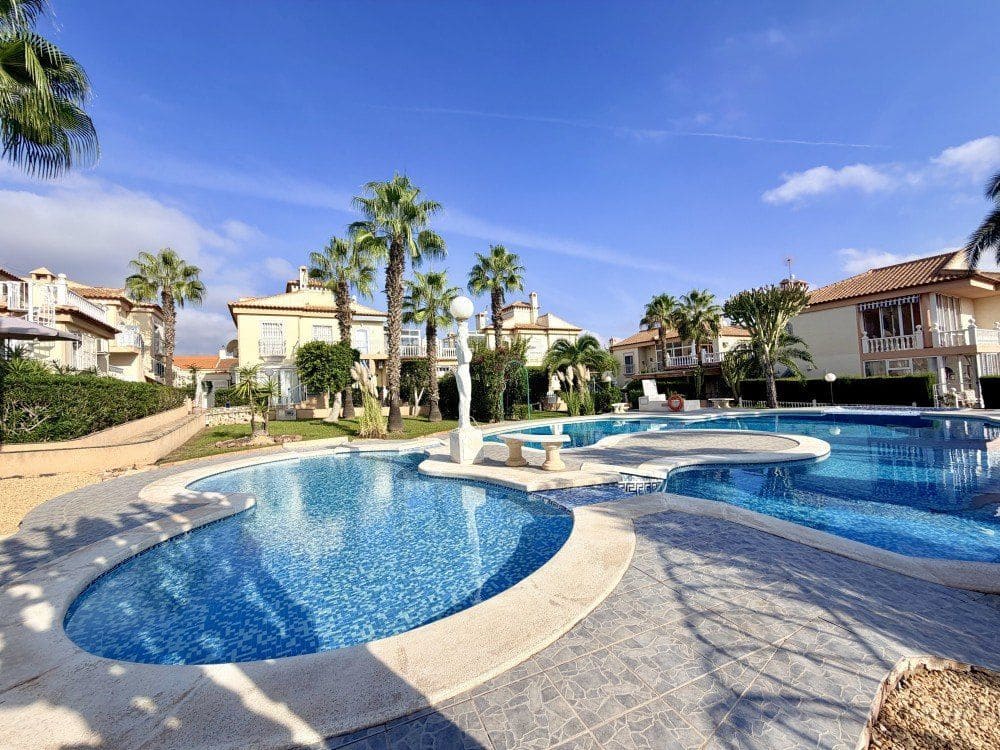 2 chambre Bungalow à vendre à La Siesta avec piscine - 169 900 € (Ref: 10132825)