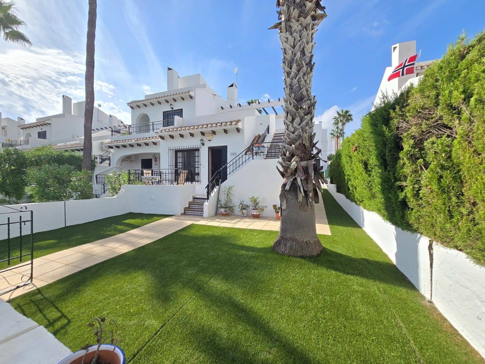 2 soveværelse Rækkehus til salg i Orihuela Costa med swimmingpool - € 210.000 (Ref: 10132854)