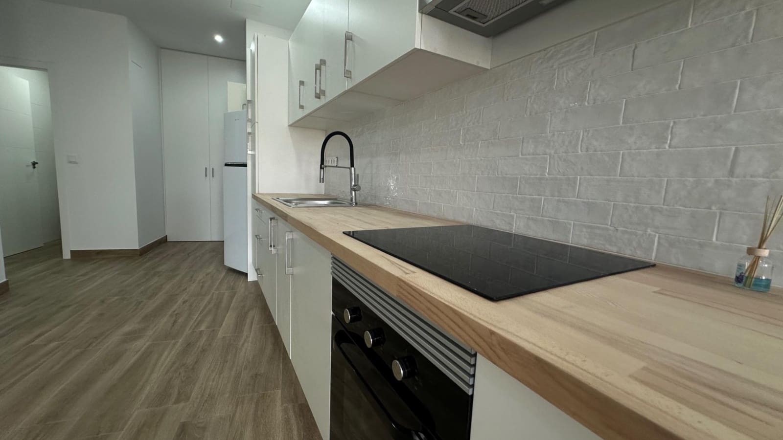 1 chambre Appartement à vendre à Torrevieja avec piscine garage - 147 000 € (Ref: 10133436)