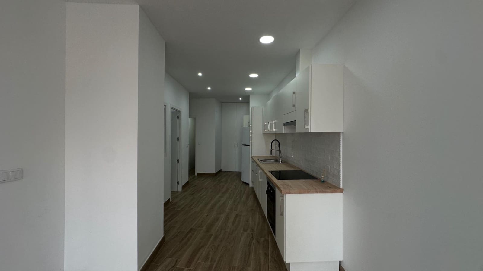 1 chambre Appartement à vendre à Torrevieja avec piscine garage - 147 000 € (Ref: 10133436)