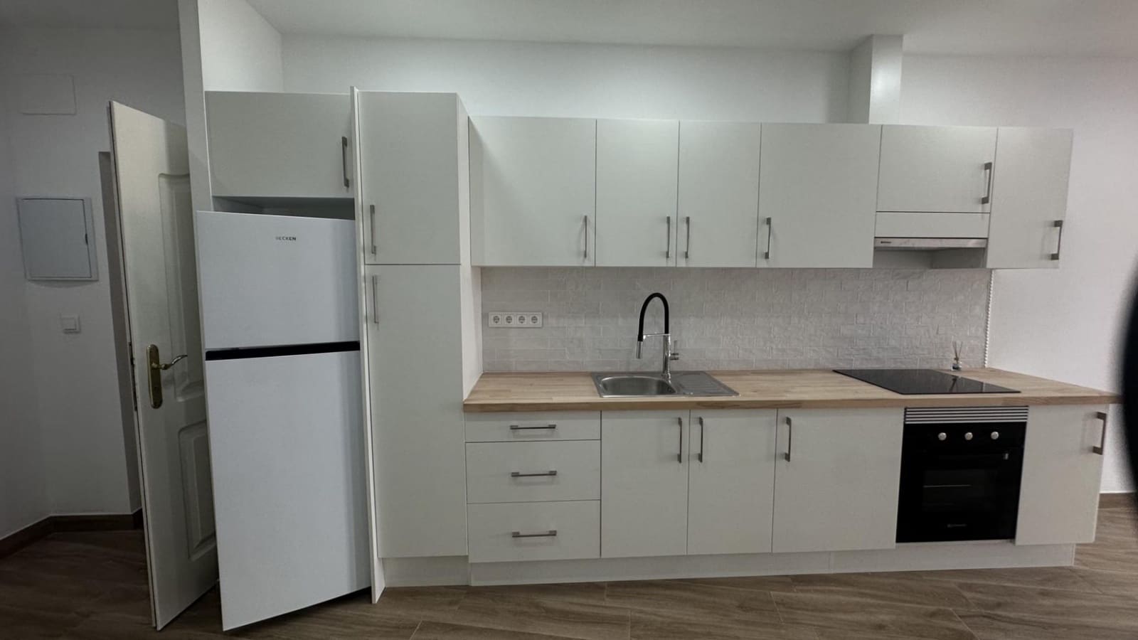 1 chambre Appartement à vendre à Torrevieja avec piscine garage - 147 000 € (Ref: 10133436)