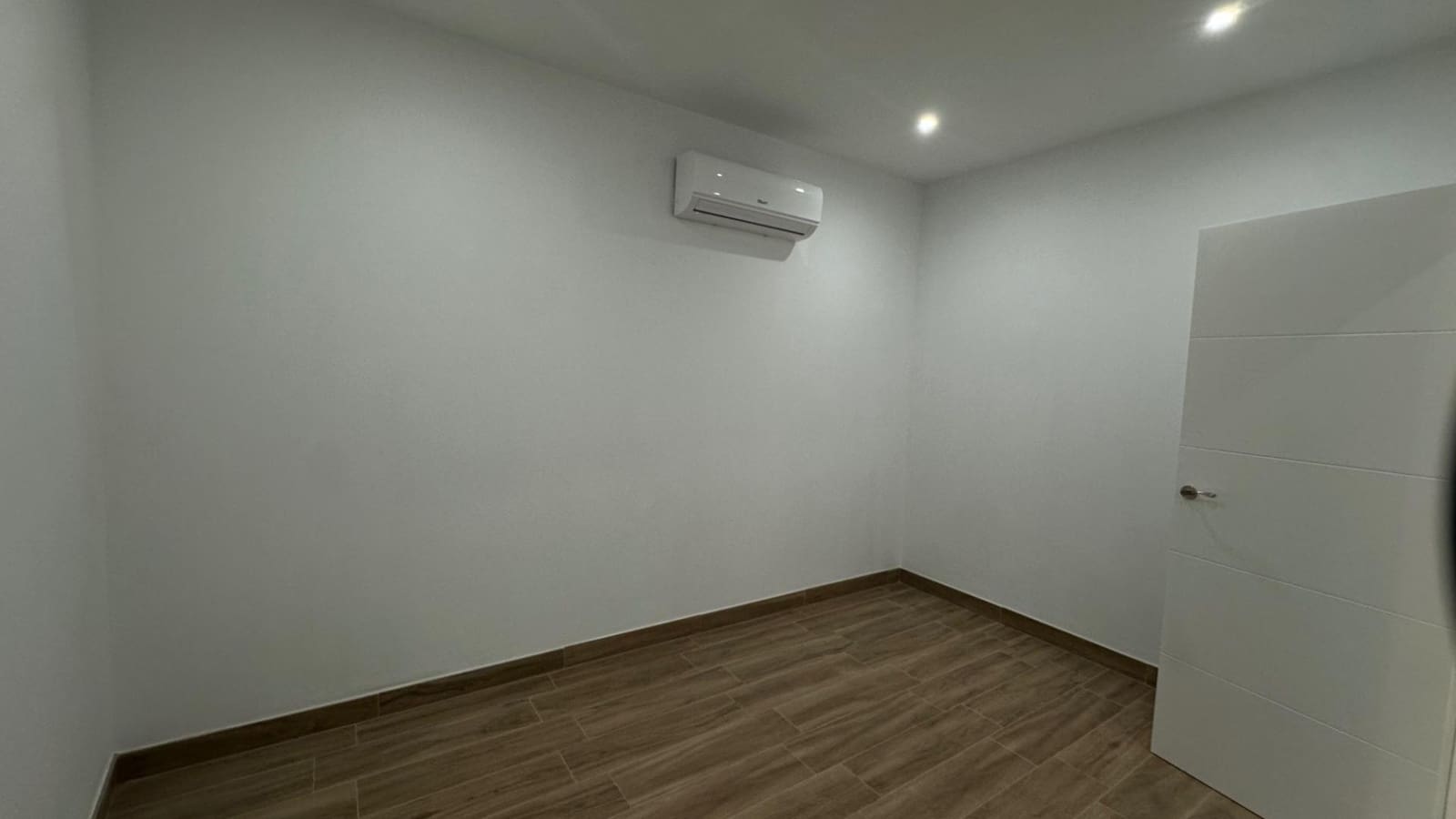 1 chambre Appartement à vendre à Torrevieja avec piscine garage - 147 000 € (Ref: 10133436)