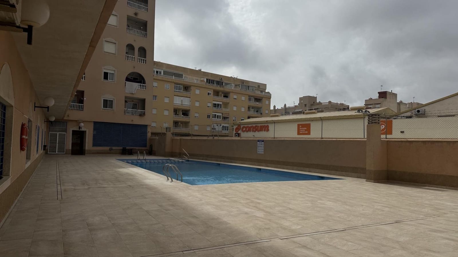 1 chambre Appartement à vendre à Torrevieja avec piscine garage - 147 000 € (Ref: 10133436)