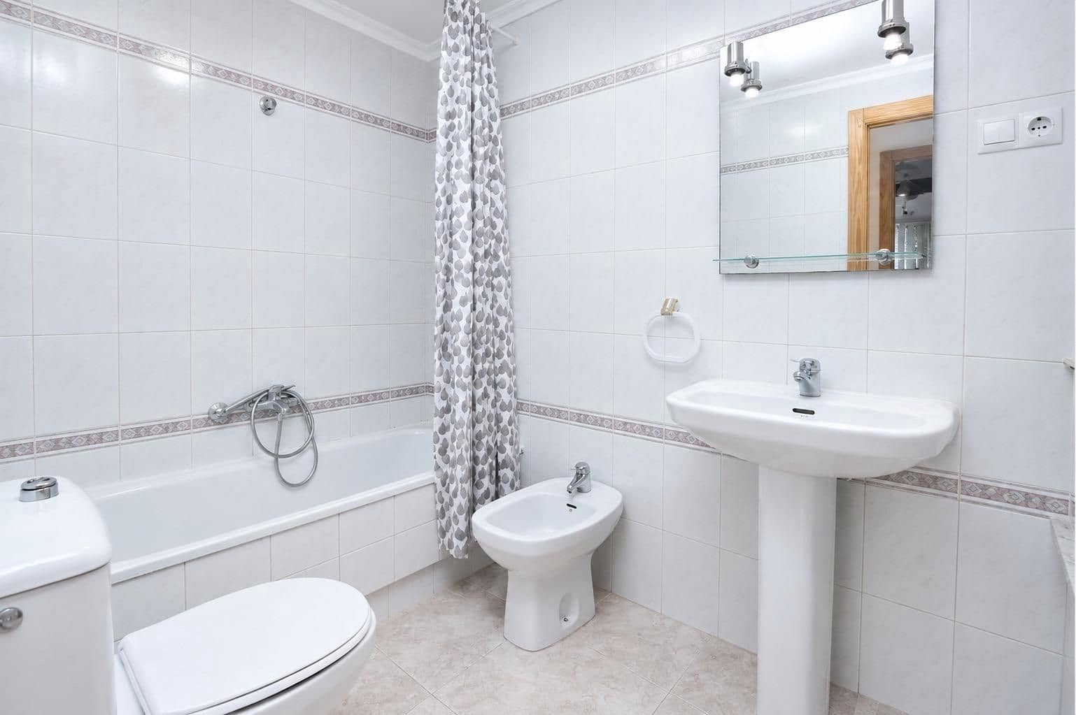 2 sypialnia Bungalow na sprzedaż w Torrevieja z basenem - 173 900 € (Ref: 10133439)