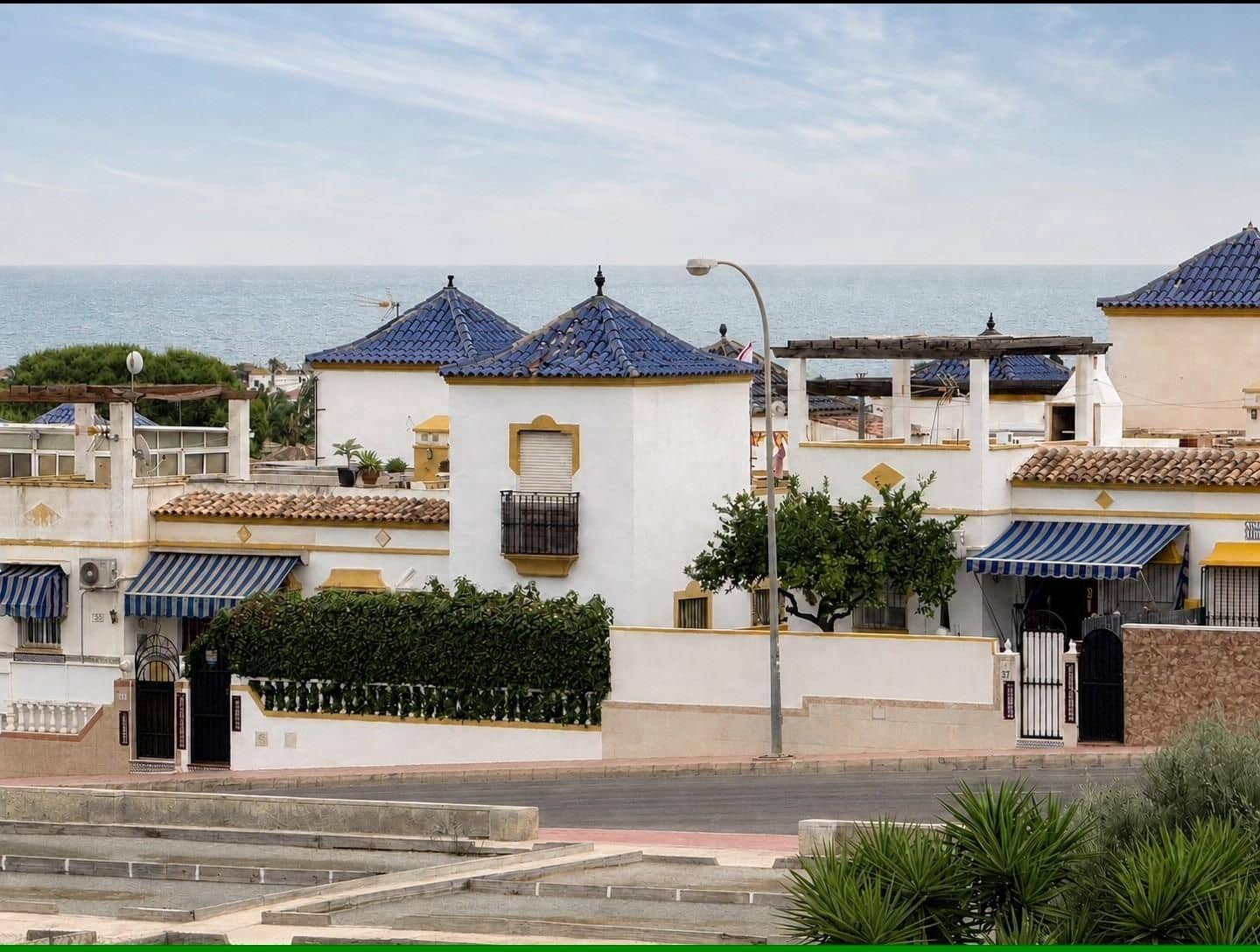 2 quarto Bungalow para venda em La Siesta com piscina - 175 000 € (Ref: 10133452)