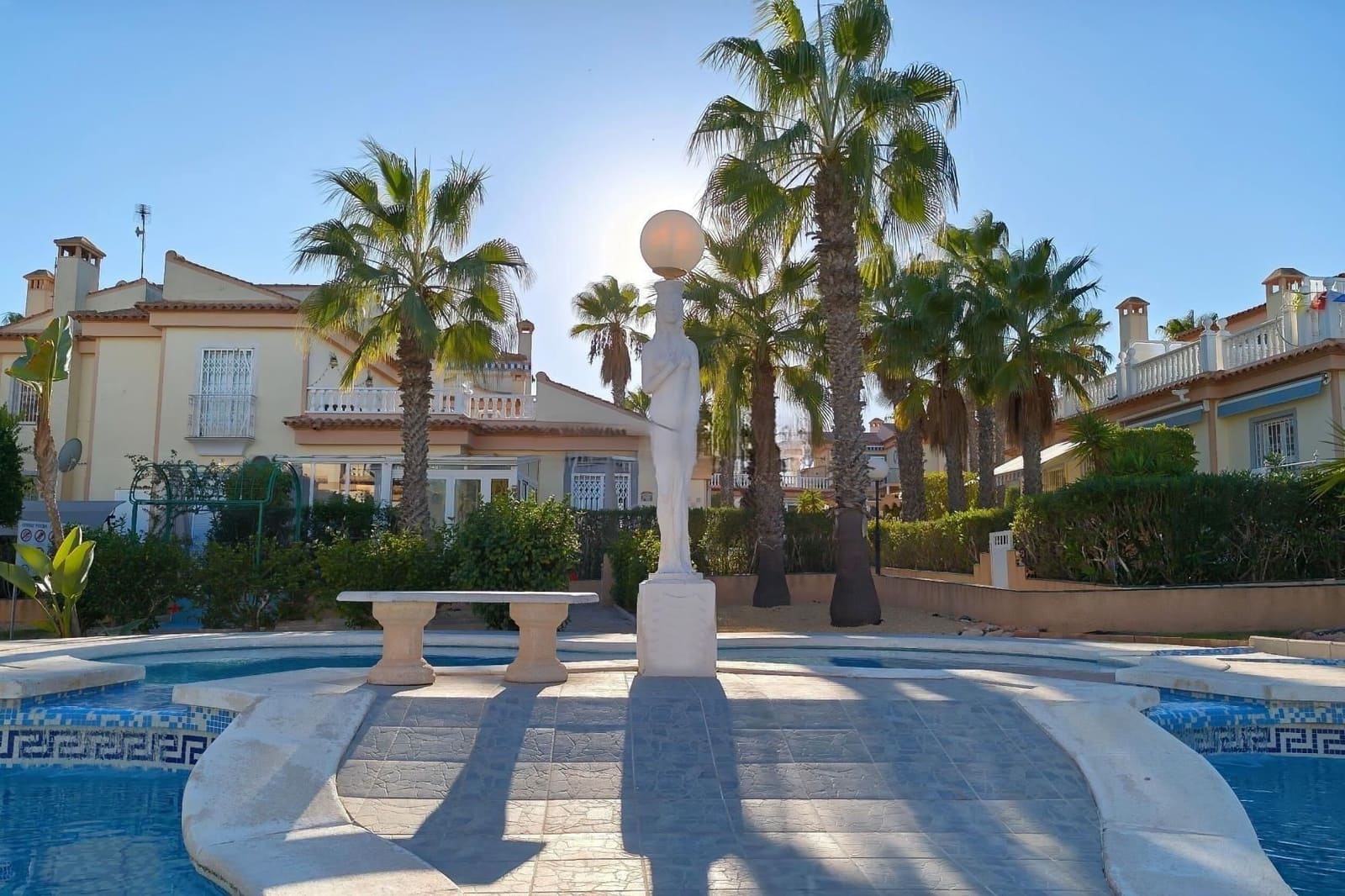 2 quarto Bungalow para venda em La Siesta com piscina - 175 000 € (Ref: 10133452)