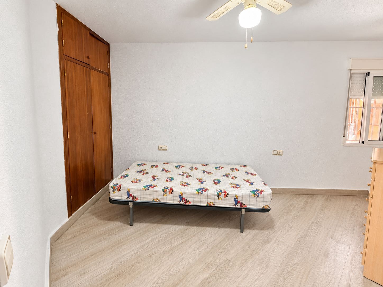 2 bedroom Apartment for sale in Torrevieja with pool - € 135,000 (Ref: 10142527)