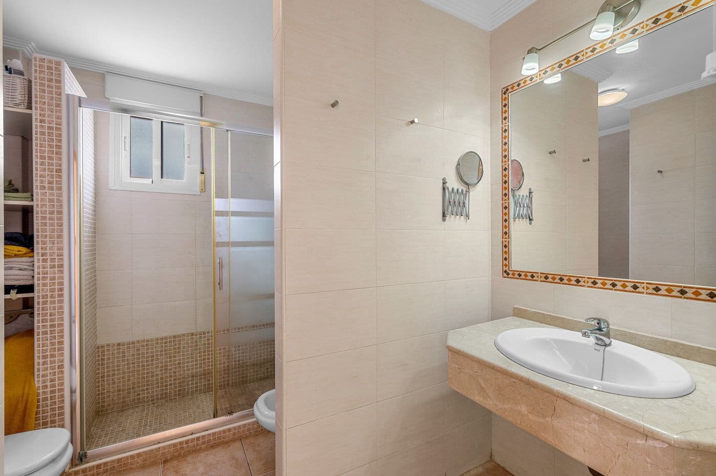 3 sypialnia Apartament na sprzedaż w La Veleta z basenem garażem - 385 000 € (Ref: 10142541)
