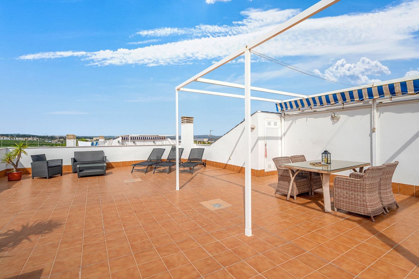 3 sypialnia Apartament na sprzedaż w La Veleta z basenem garażem - 385 000 € (Ref: 10142541)