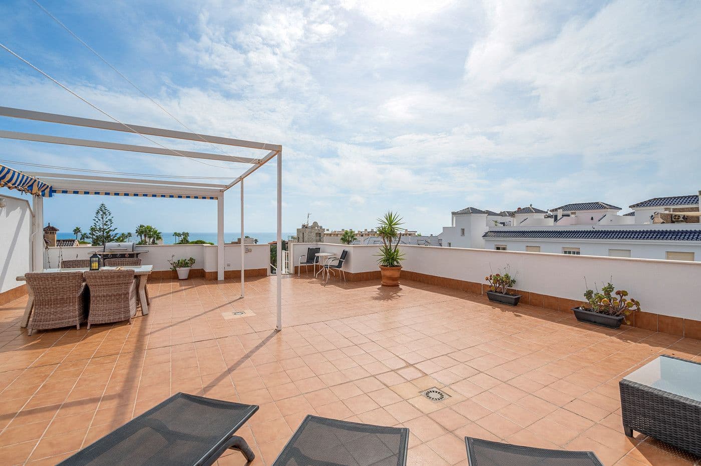 3 sypialnia Apartament na sprzedaż w La Veleta z basenem garażem - 385 000 € (Ref: 10142541)