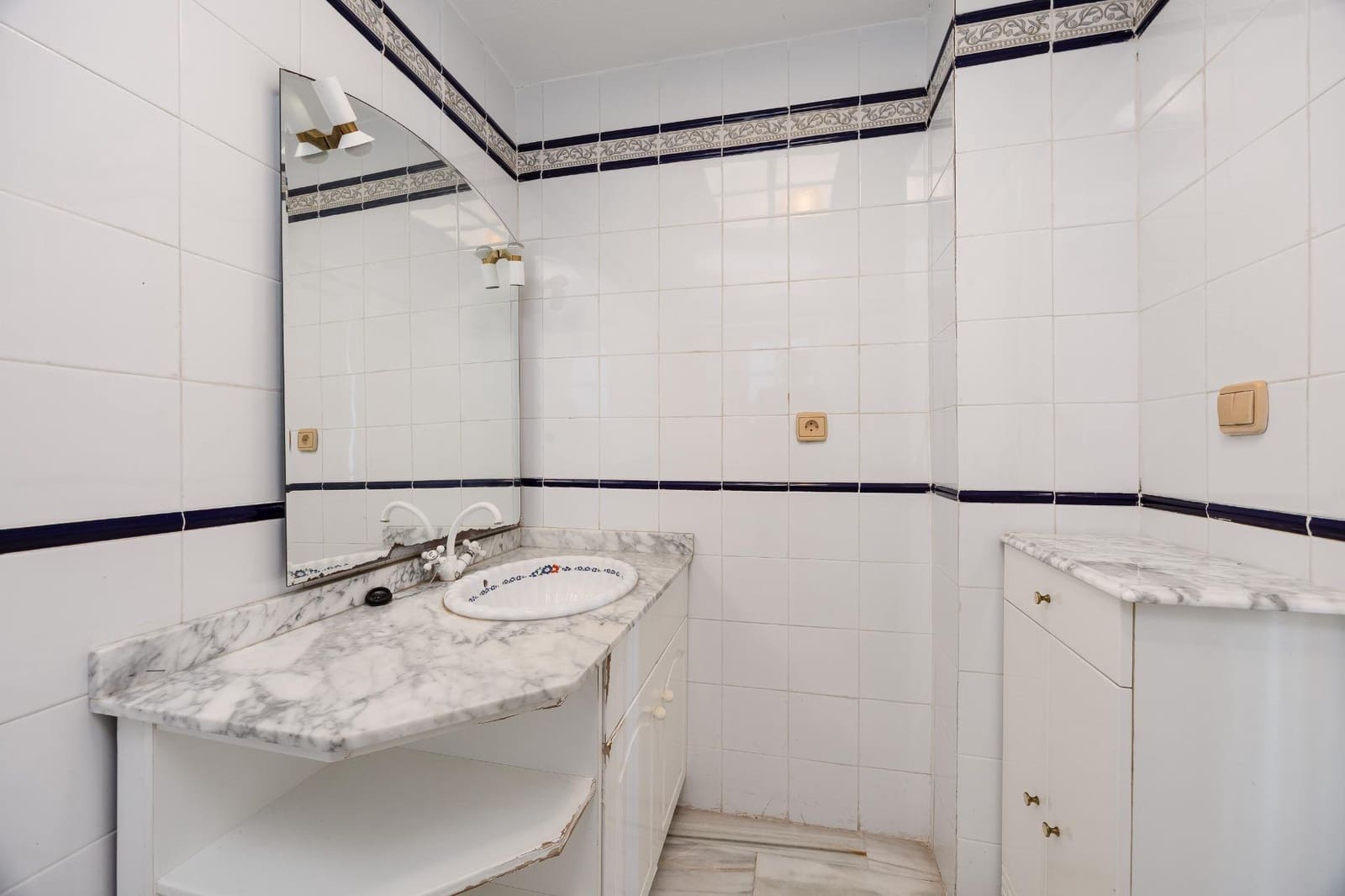 Apartamento de 3 habitaciones en Torrevieja en venta con piscina - 266.900 € (Ref: 10147308)