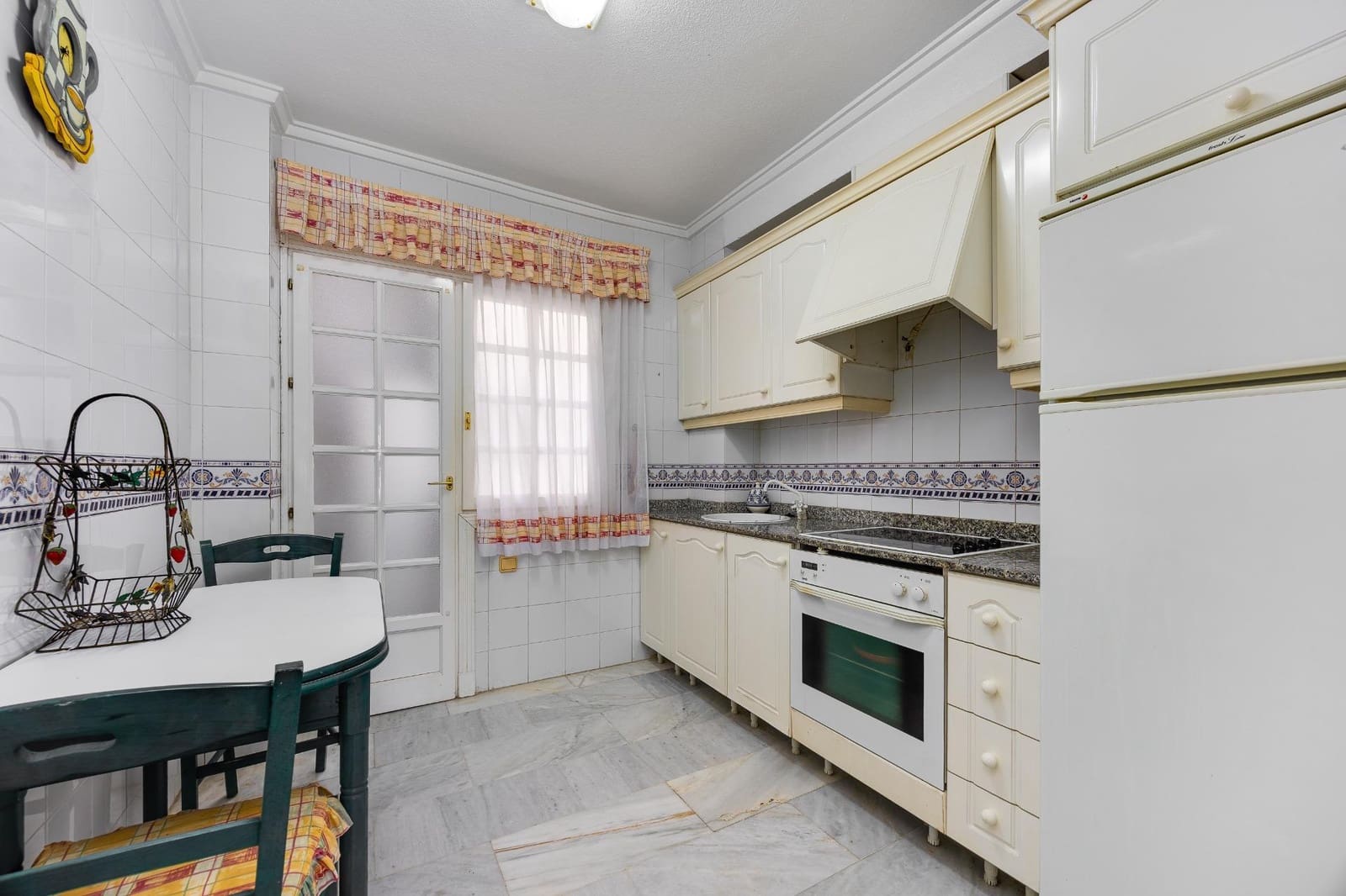 Apartamento de 3 habitaciones en Torrevieja en venta con piscina - 266.900 € (Ref: 10147308)