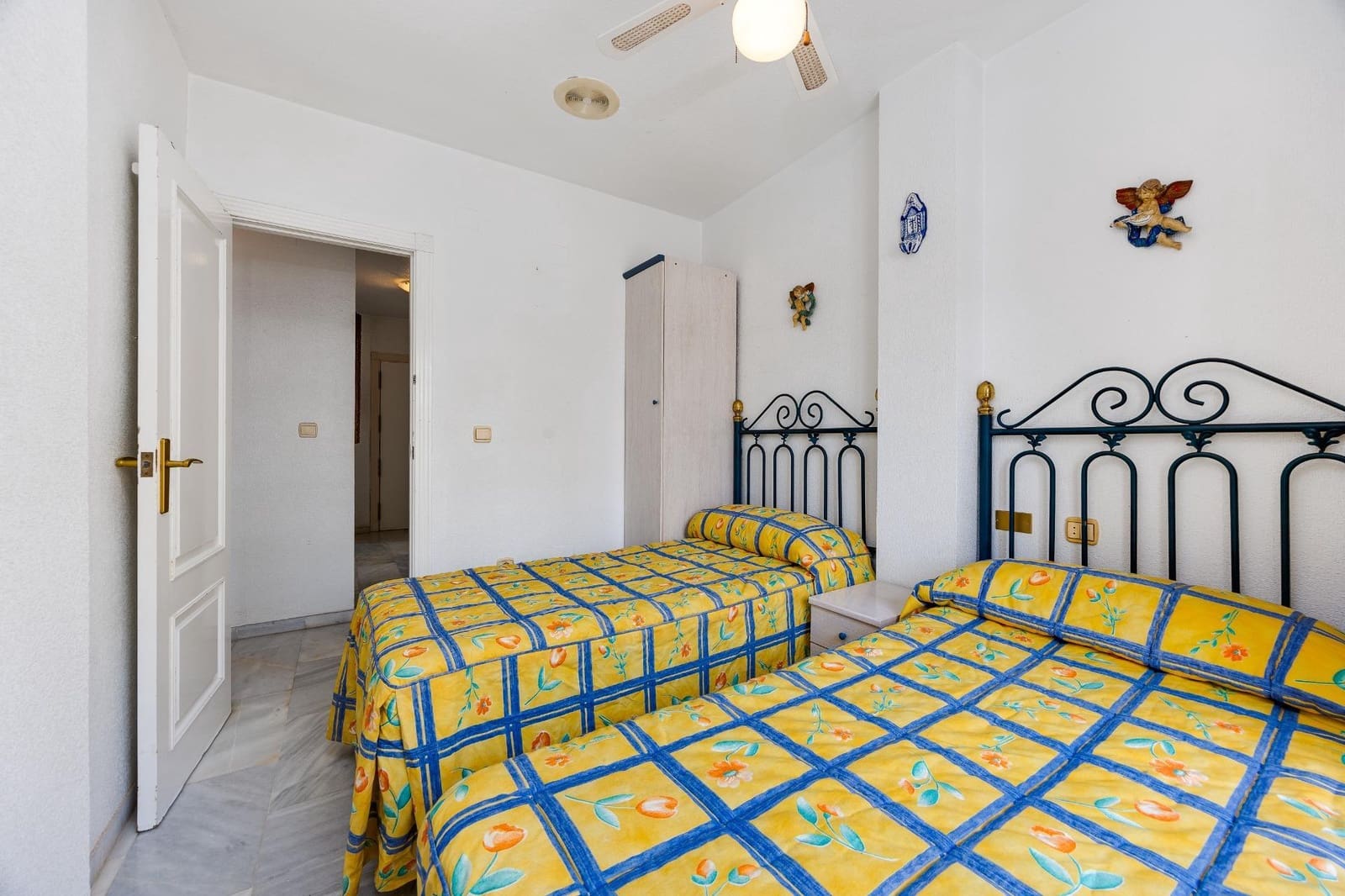 Apartamento de 3 habitaciones en Torrevieja en venta con piscina - 266.900 € (Ref: 10147308)