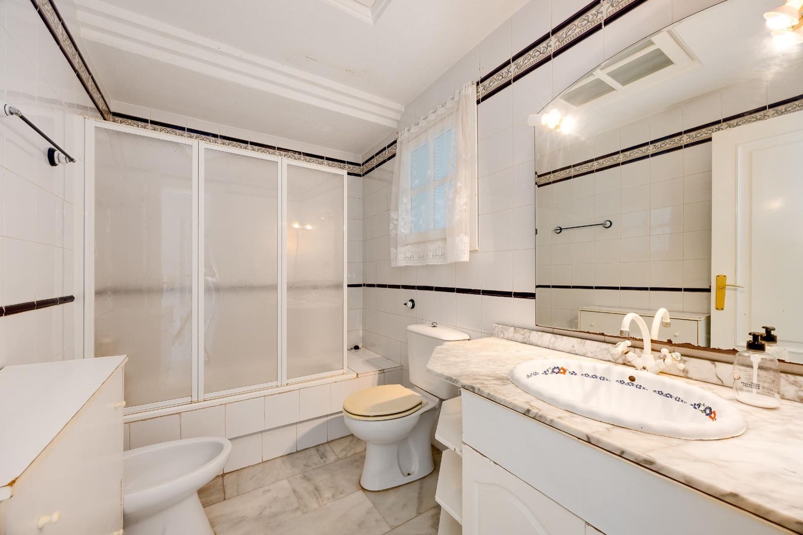 Apartamento de 3 habitaciones en Torrevieja en venta con piscina - 266.900 € (Ref: 10147308)