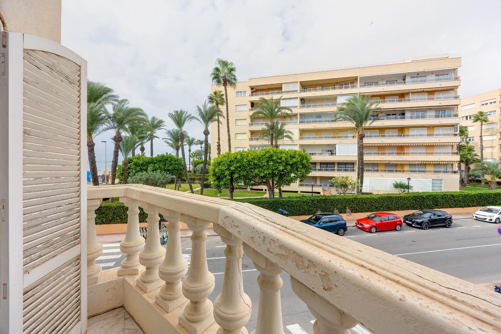 Apartamento de 3 habitaciones en Torrevieja en venta con piscina - 266.900 € (Ref: 10147308)