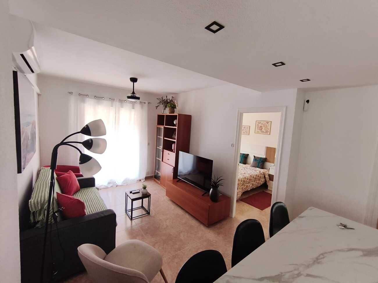 2 slaapkamer Penthouse te koop in Torrevieja met zwembad - € 155.000 (Ref: 10148919)