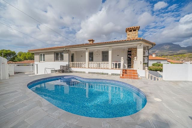 5 chambre Villa/Maison à vendre à Benidorm avec piscine garage - 570 000 € (Ref: 10148921)