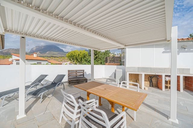 5 chambre Villa/Maison à vendre à Benidorm avec piscine garage - 570 000 € (Ref: 10148921)