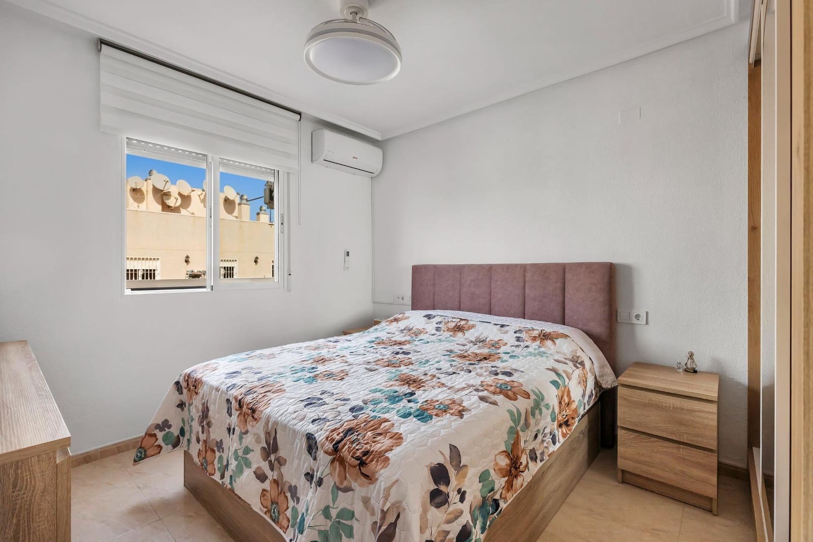 3 bedroom Penthouse for sale in Torrevieja with pool - € 189,000 (Ref: 10148927)