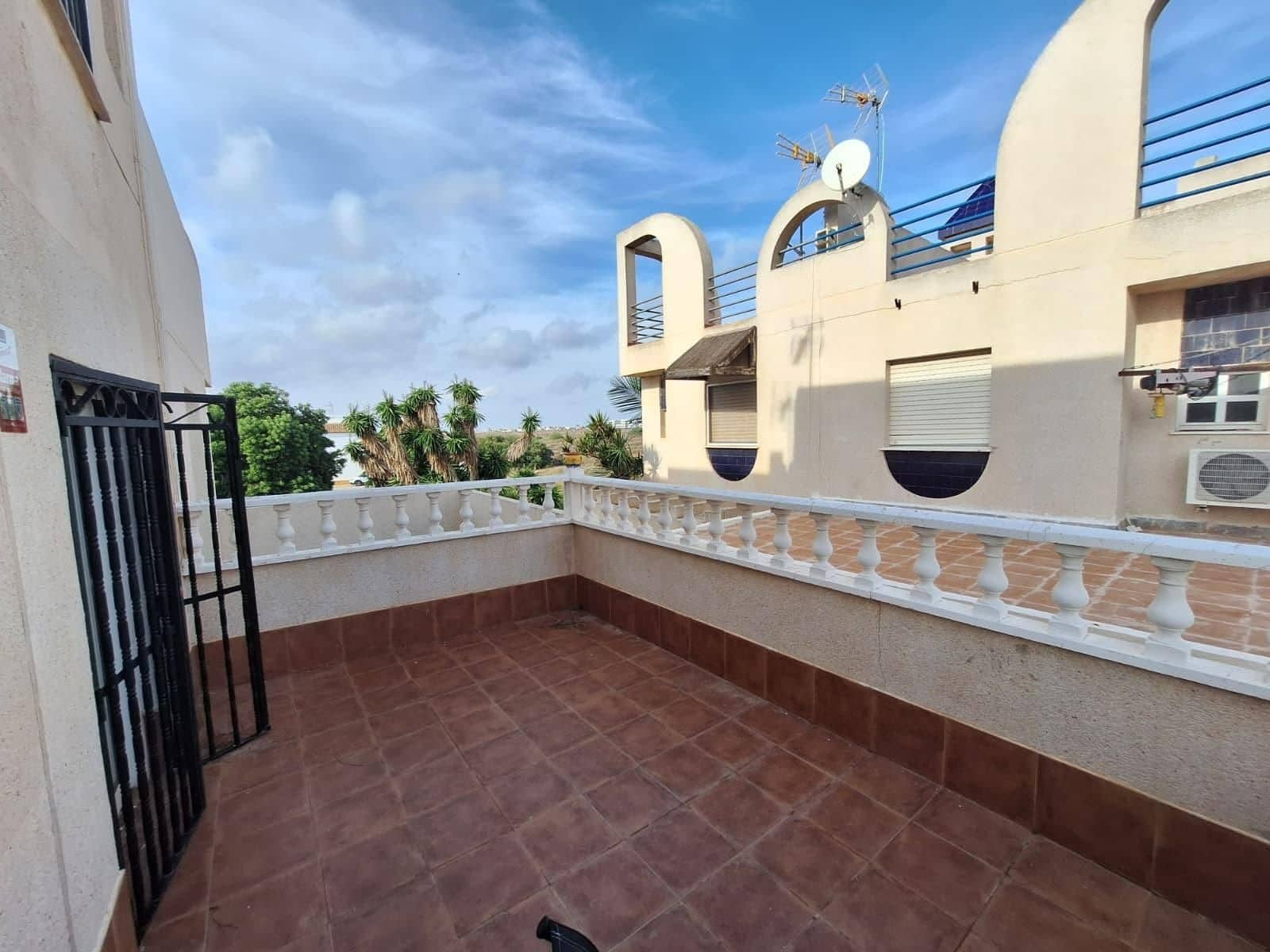 5 soveværelse Villa til salg i Torrevieja med swimmingpool - € 209.900 (Ref: 10148930)
