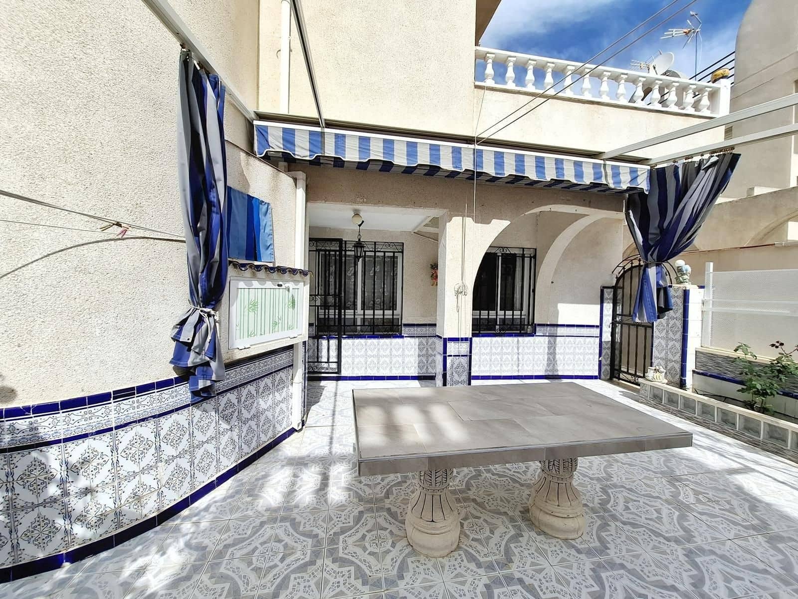 5 soveværelse Villa til salg i Torrevieja med swimmingpool - € 209.900 (Ref: 10148930)