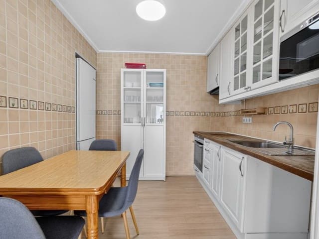 3 slaapkamer Rijtjeshuis te koop in Torrevieja met zwembad - € 199.000 (Ref: 10148936)