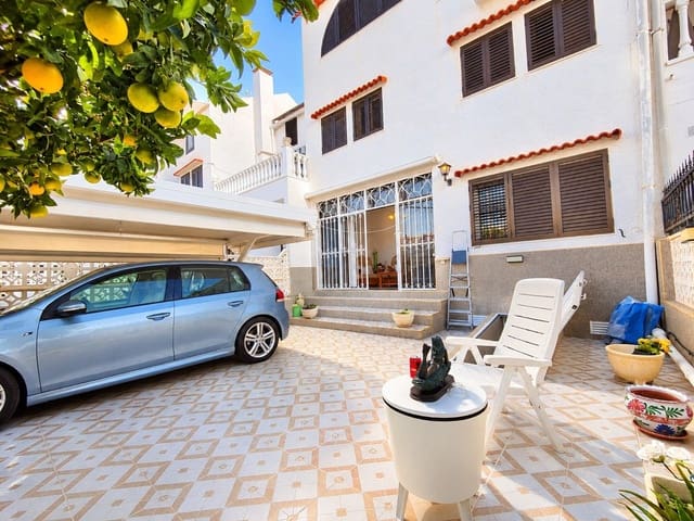 5 soveværelse Rækkehus til salg i Avenida Habaneras - Curva de Palangre, Torrevieja med swimmingpool garage - € 350.000 (Ref: 10157830)