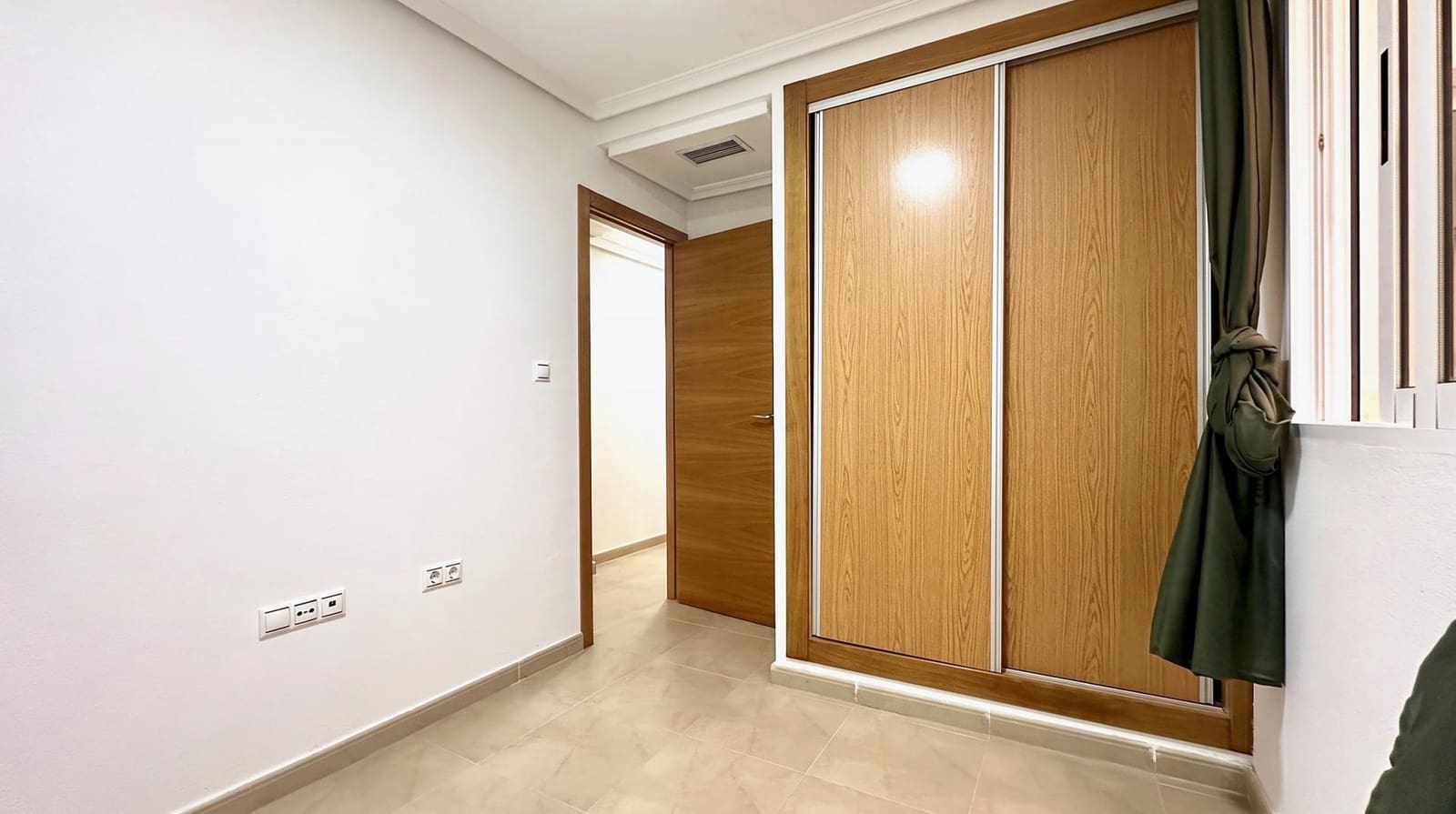 3 sypialnia Apartament na sprzedaż w Torrevieja - 167 000 € (Ref: 10159867)