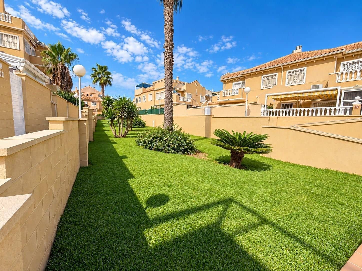 2 chambre Bungalow à vendre à Torrevieja avec piscine - 143 000 € (Ref: 10159871)