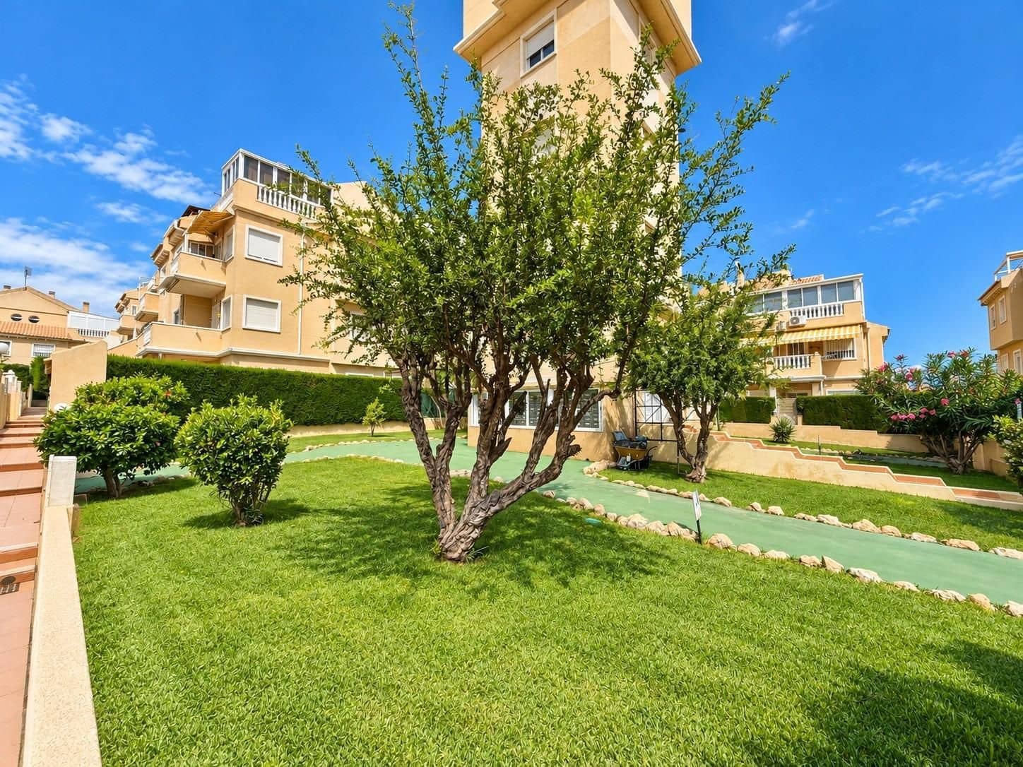 2 chambre Bungalow à vendre à Torrevieja avec piscine - 143 000 € (Ref: 10159871)