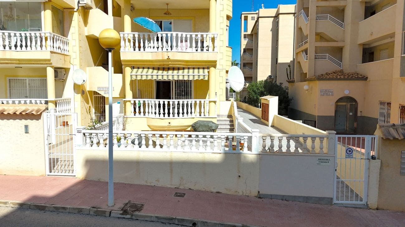 3 bedroom Townhouse for sale in Guardamar del Segura with pool garage - € 246,000 (Ref: 10159873)