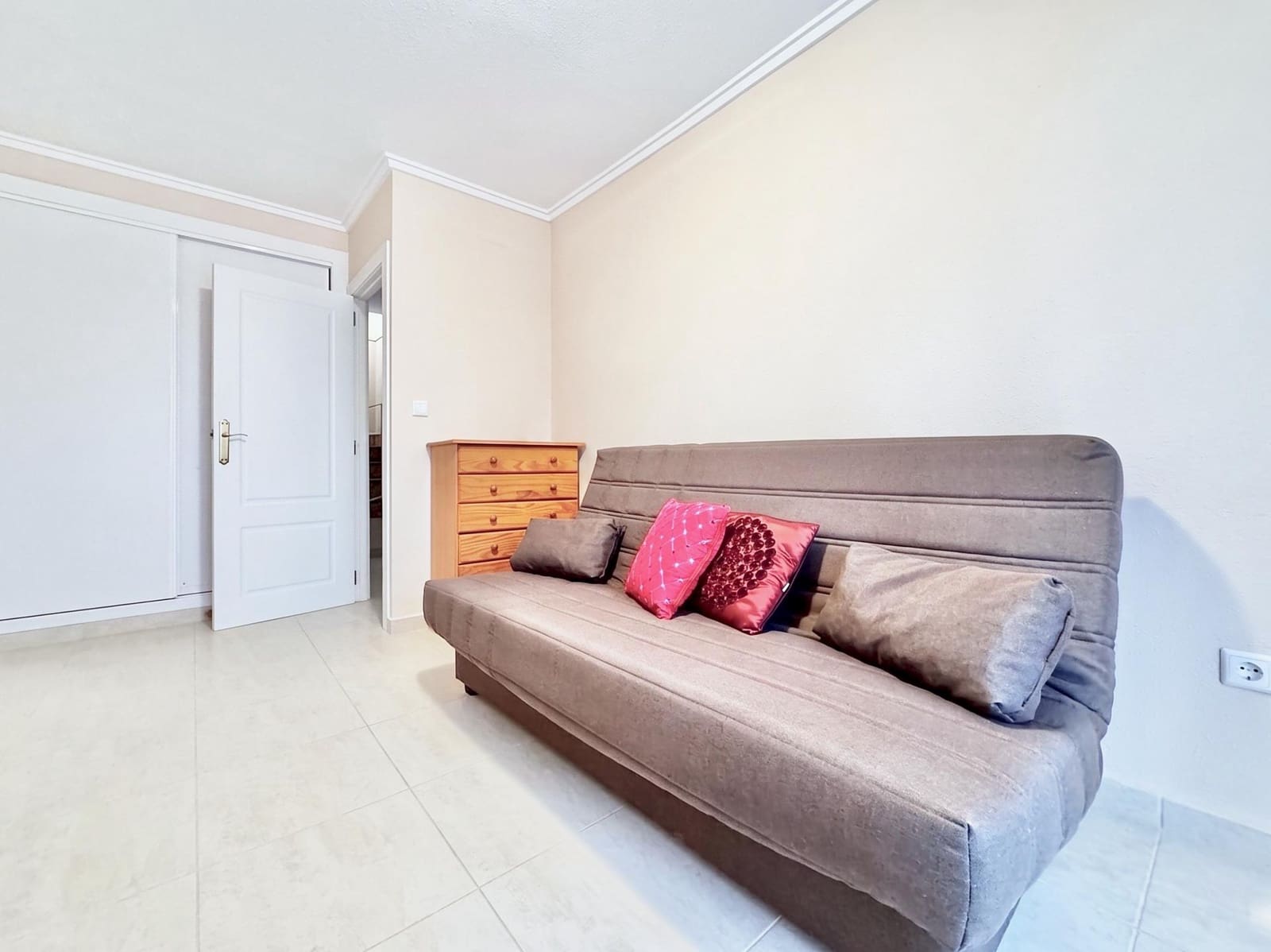 3 Zimmer Reihenhaus zu verkaufen in Torrevieja mit Garage - 199.000 € (Ref: 10159875)