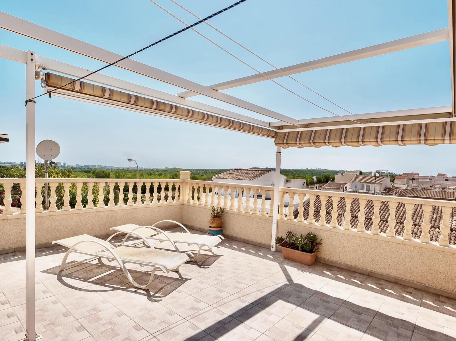 3 Zimmer Reihenhaus zu verkaufen in Torrevieja mit Garage - 199.000 € (Ref: 10159875)