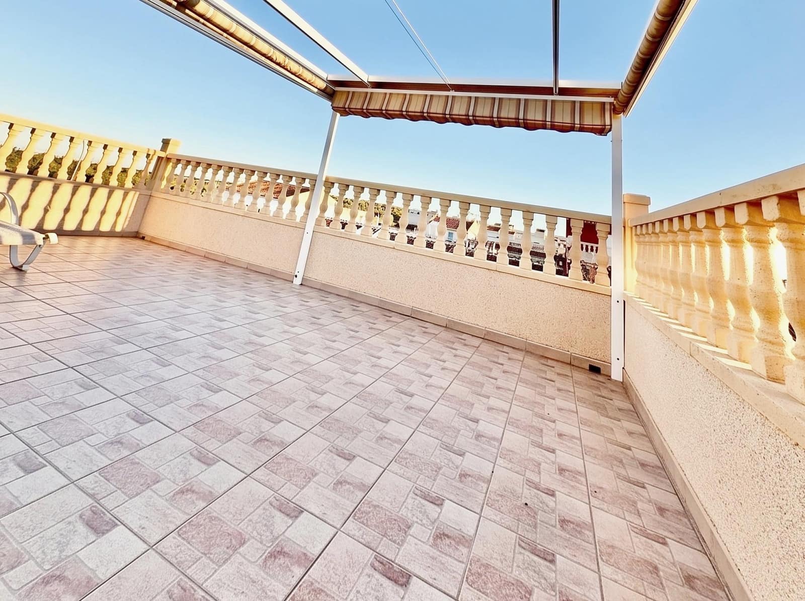3 Zimmer Reihenhaus zu verkaufen in Torrevieja mit Garage - 199.000 € (Ref: 10159875)