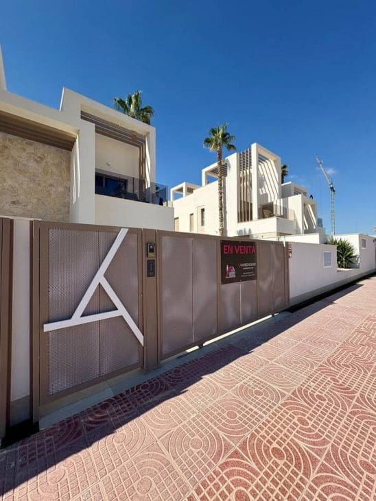 3 Zimmer Doppelhaus zu verkaufen in Playa de Muchavista mit Pool - 485.000 € (Ref: 10159876)