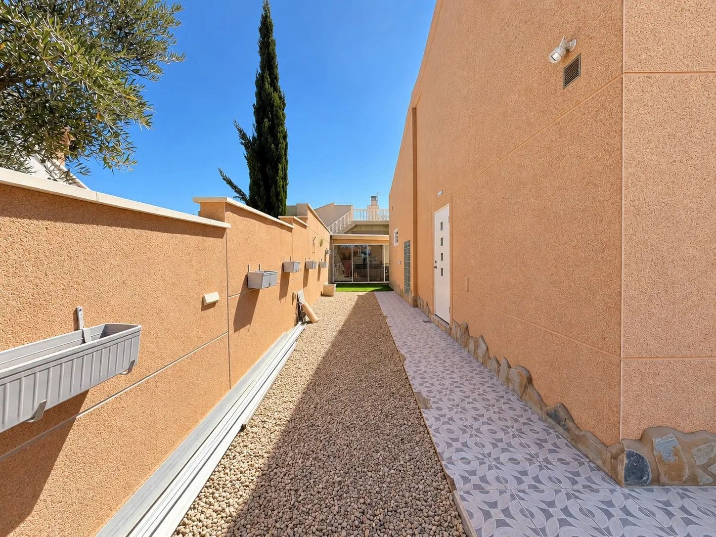 6 bedroom Villa for sale in Benijofar with pool garage - € 779,000 (Ref: 10161683)