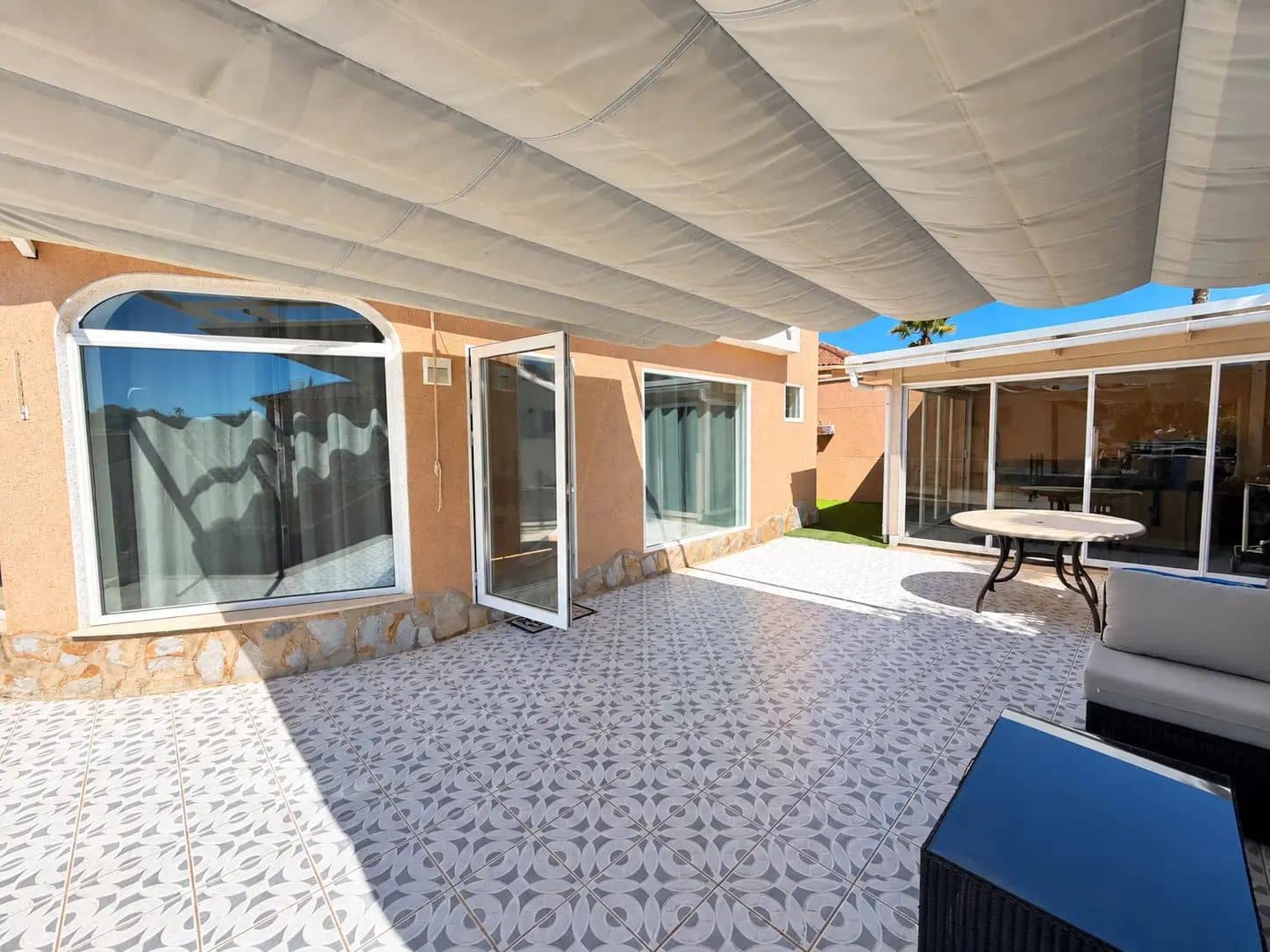 6 bedroom Villa for sale in Benijofar with pool garage - € 779,000 (Ref: 10161683)