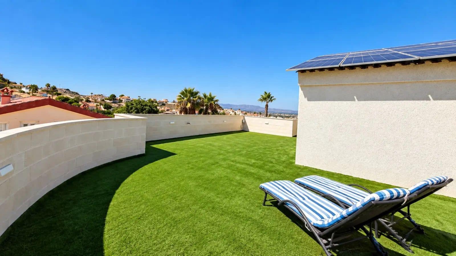 6 bedroom Villa for sale in Benijofar with pool garage - € 779,000 (Ref: 10161683)