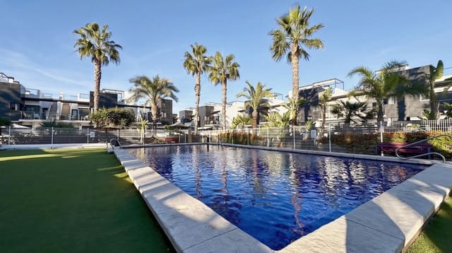 3 sypialnia Dom szeregowy na sprzedaż w Las Filipinas z basenem garażem - 395 000 € (Ref: 10161691)