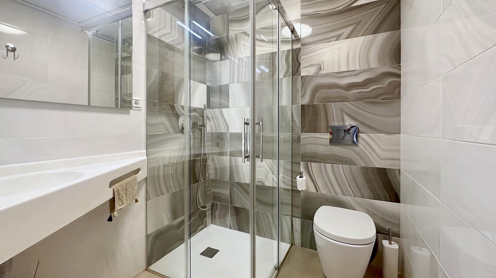 3 sypialnia Dom szeregowy na sprzedaż w Filipinas z basenem garażem - 395 000 € (Ref: 10161691)