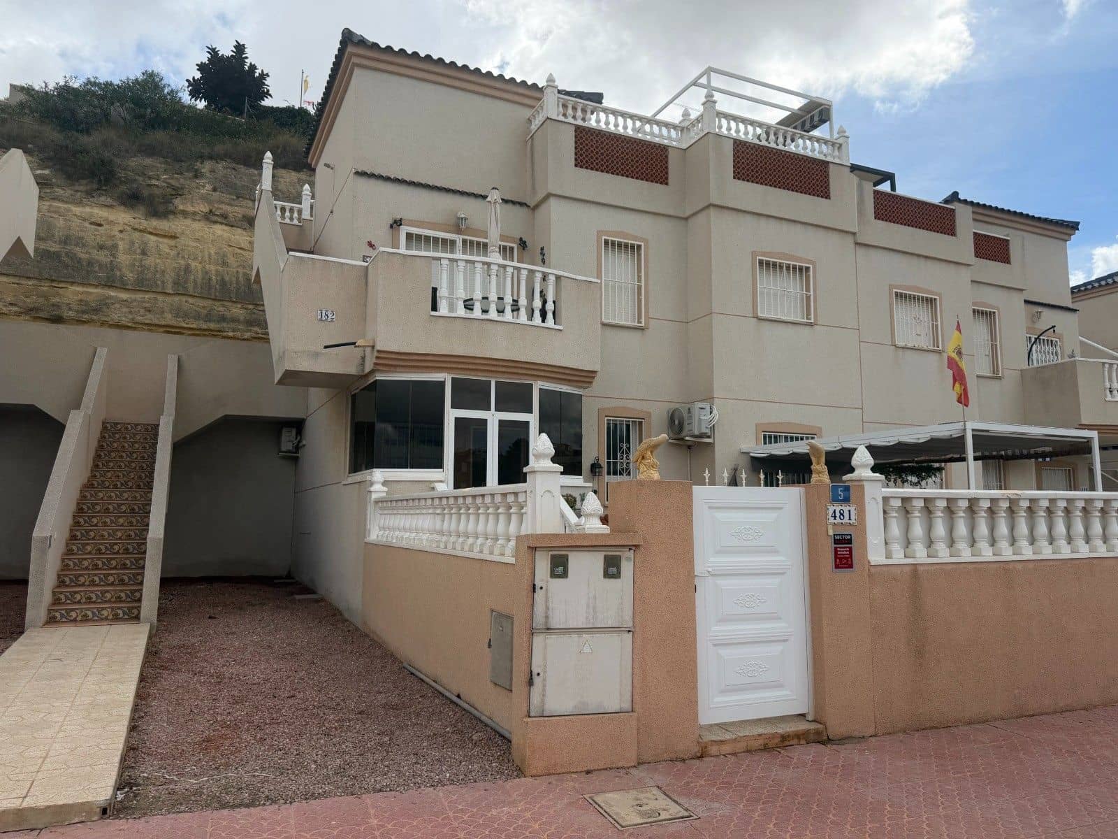 2 soveværelse Lejlighed til salg i Almoradi med swimmingpool garage - € 159.900 (Ref: 10162356)