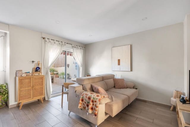 2 soverom Leilighet til salgs i La Siesta, Torrevieja med svømmebasseng - € 195 000 (Ref: 10162361)